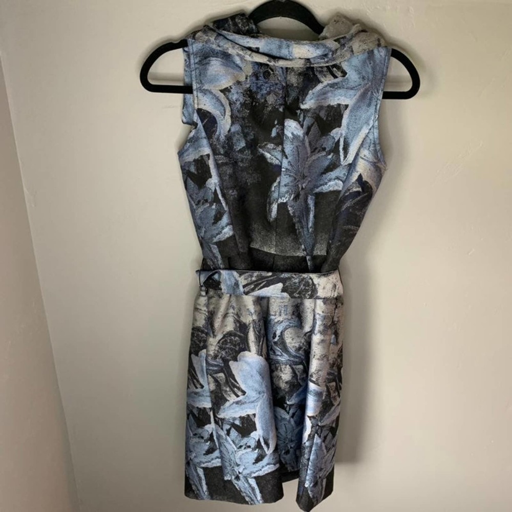 SAMUEL DONG BROCADE SLEEVELESS DRESS - Picture 4 of 7